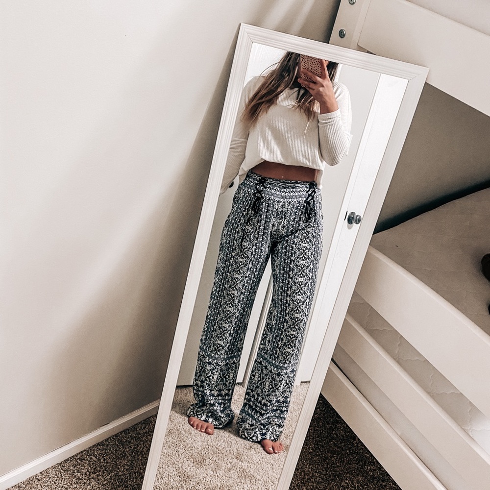 NWT Guess floral pants